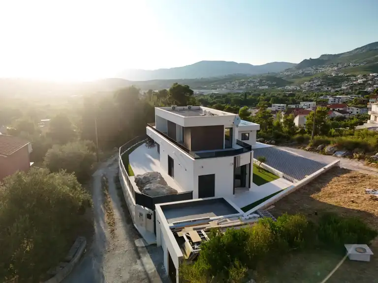 Split, Strožanac - Modern villa with sea view, pool and auxiliary building 50 m2