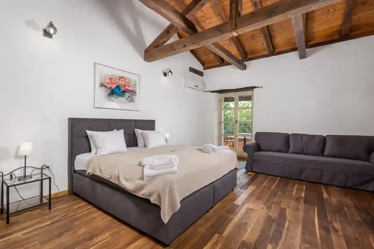 Istria, Višnjan - Krásny kamenný dom s bazénom