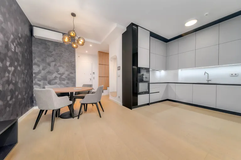 Záhřeb, Park Kneževa – Luxusní třípodlažní byt 144 m² k pronájmu