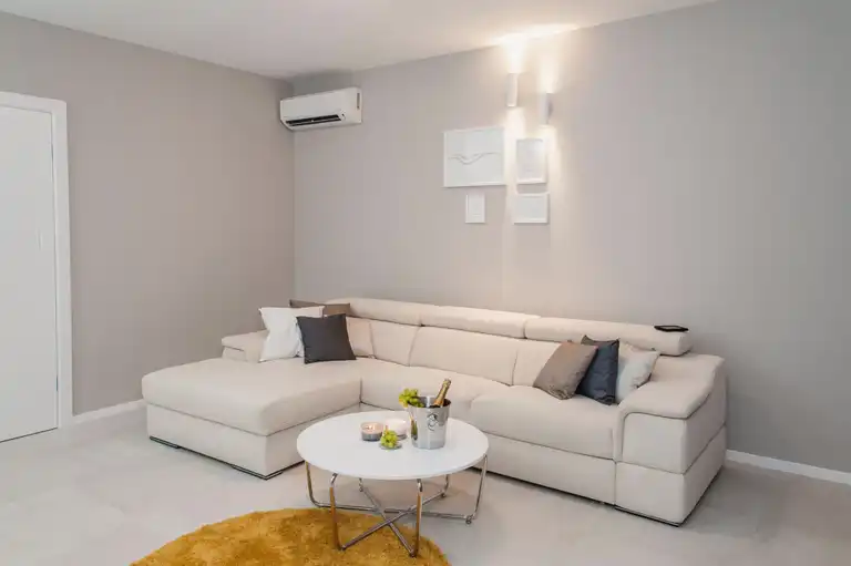 Split, Žnjan -  dvosoban s balkonom, drugi red od mora