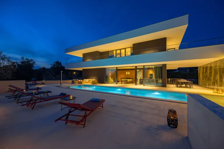 Istrie, Oprtalj - Luxusní designová vila 682 m2 novostavba