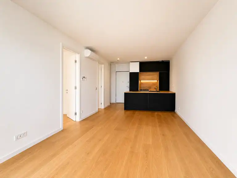 Stan 58 m², Trnje — 2S, loggia, garažno mjesto