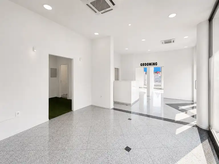 Zagreb, Malešnica – locale commerciale di 110 mq in affitto, 2 posti auto