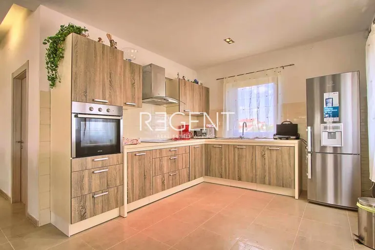 Istria, Pola – Splendida casa familiare di 294 m2