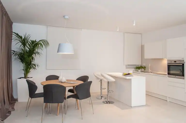 Split, Žnjan -  dvosoban s balkonom, drugi red od mora