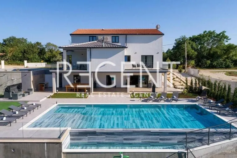 Istrie, Tinjan - Élégante villa avec piscine