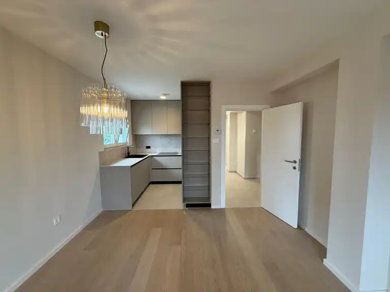 Zagabria, Gornji Bukovac - Comodo appartamento con tre camere da letto in affitto