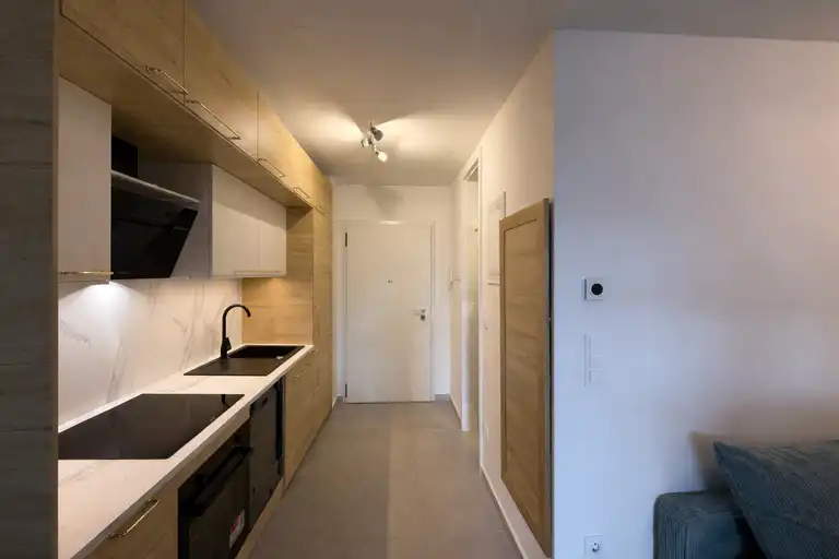 Zagreb, Špansko - studio moderne avec loggia