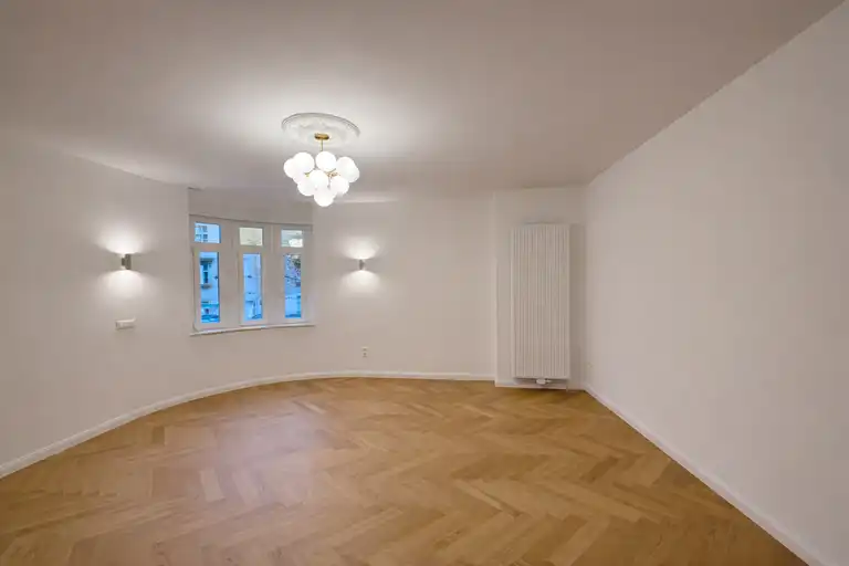 Zagreb, Centar - elegantno renoviran stan u centru grada