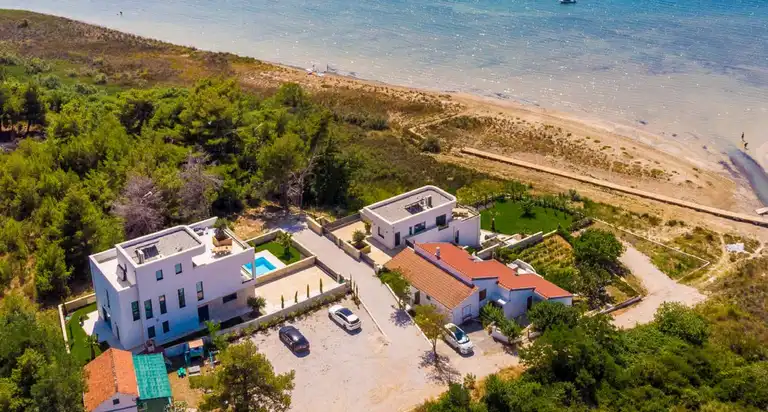 Zadar, Vrsi – Exclusive villa first row to the sea