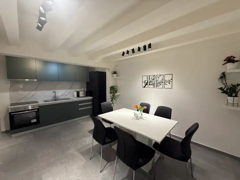 Zagreb, Borongaj - prostrani šesterosoban stan