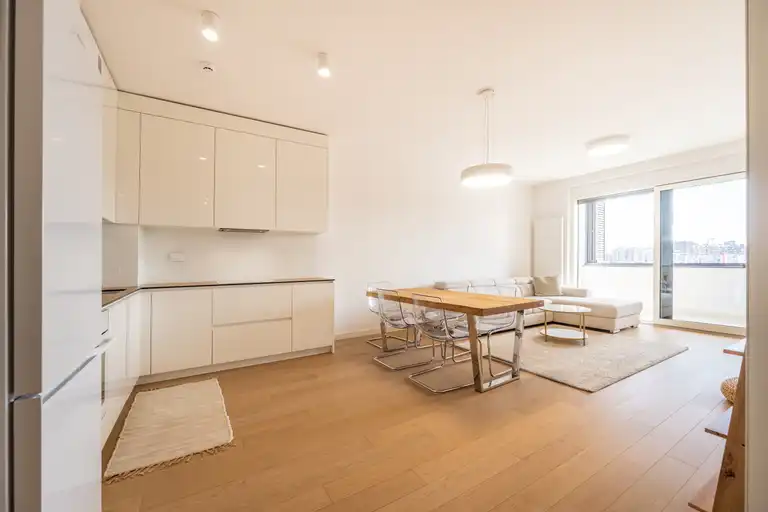 Загреб, VMD Heinzelova – трехкомнатная квартира с гаражом, первая аренда