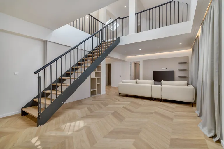 Záhřeb, Centrum – Luxusní dvoupodlažní penthouse 150 m² k pronájmu