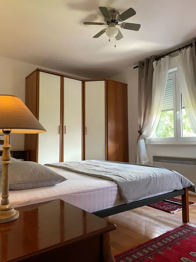 Split, Žnjan - Dvojizbový byt s loggiou a výhľadom na more 100 m2